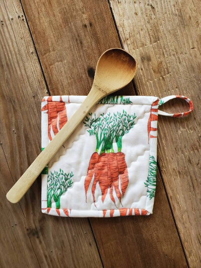 Carrot Pot Holder